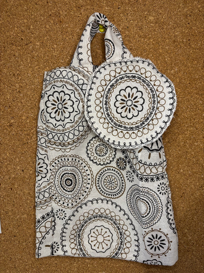 Tote Bag with little round pocket